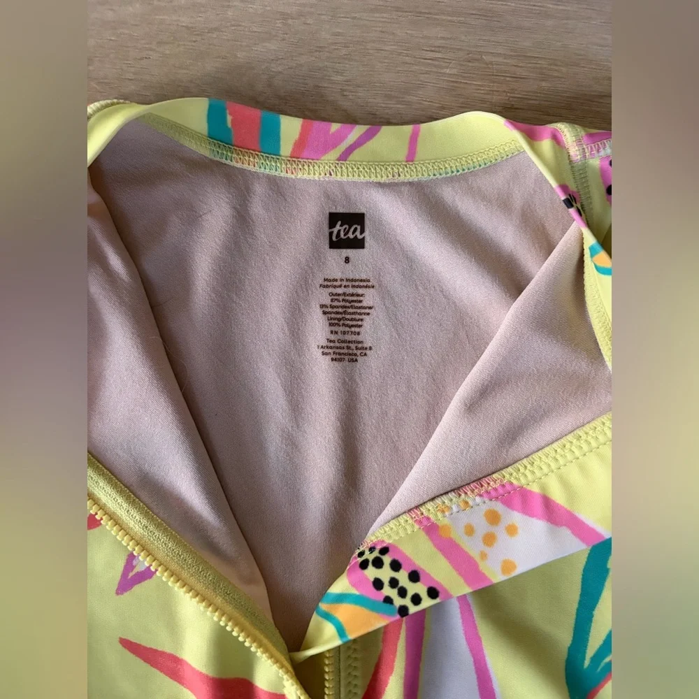 Tea Collection long sleeve zip up floral bathing suit - size 8 - Picture 2 of 4